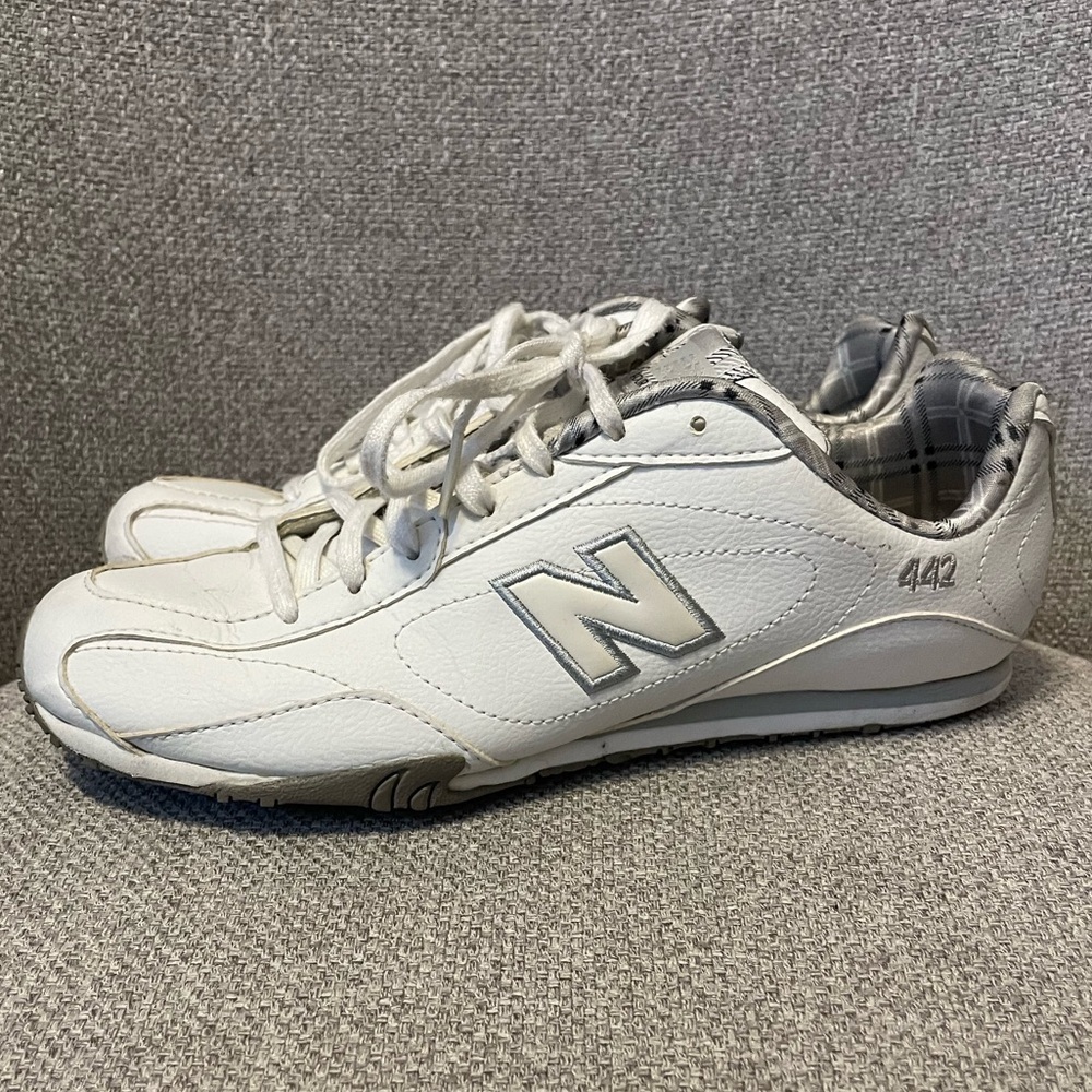 NEW BALANCE- 442 Sneakers low profile White size 9